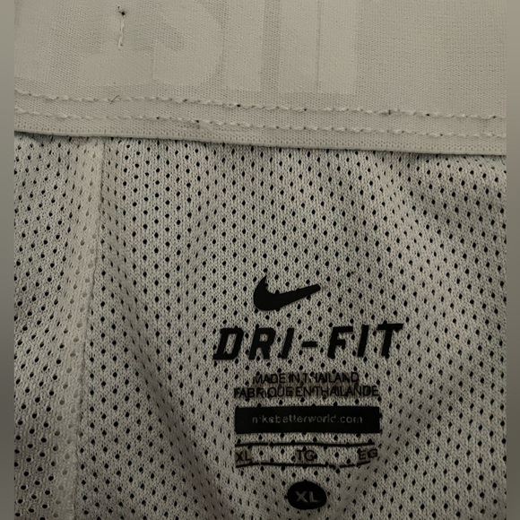Nike Dri-Fit shorts black and white - Picture 4 of 6